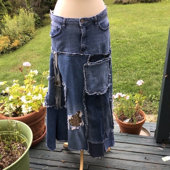 Boho up-cycled denim patch distressed jean maxi skirt / Lee 16 adjustabl… - Picture 3 of 13